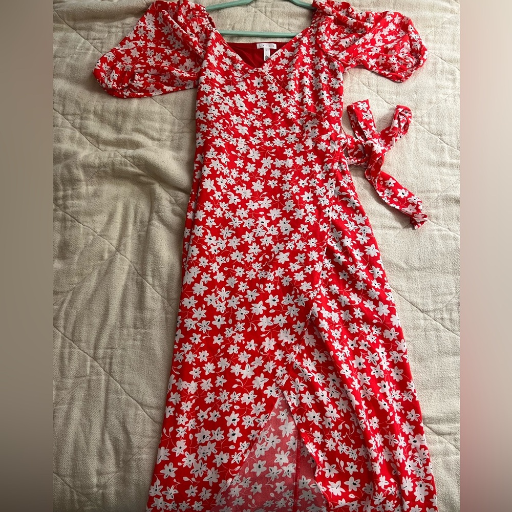 NWOT Leith Ditsy Floral Print Midi Wrap Dress in size Small